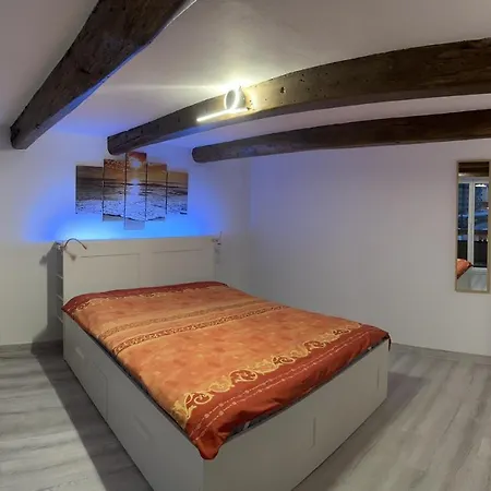 Sirogn House *